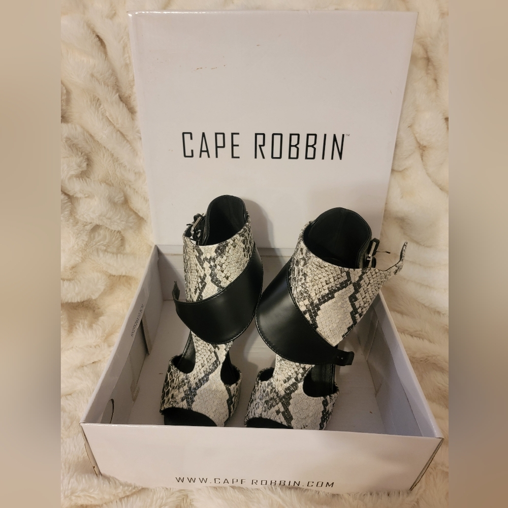 Cape Robbin open toed heels